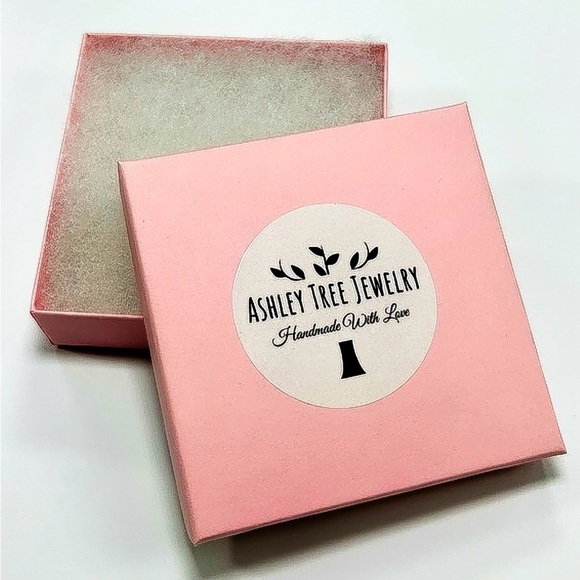 Handmade Boho Tree Pendant Necklace with Magnetic Closure! New in Box! - Picture 5 of 5